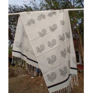 Black Blocks on white stole
